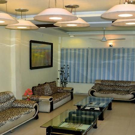 Hotel Muskan Palace Ujjain Bagian luar foto