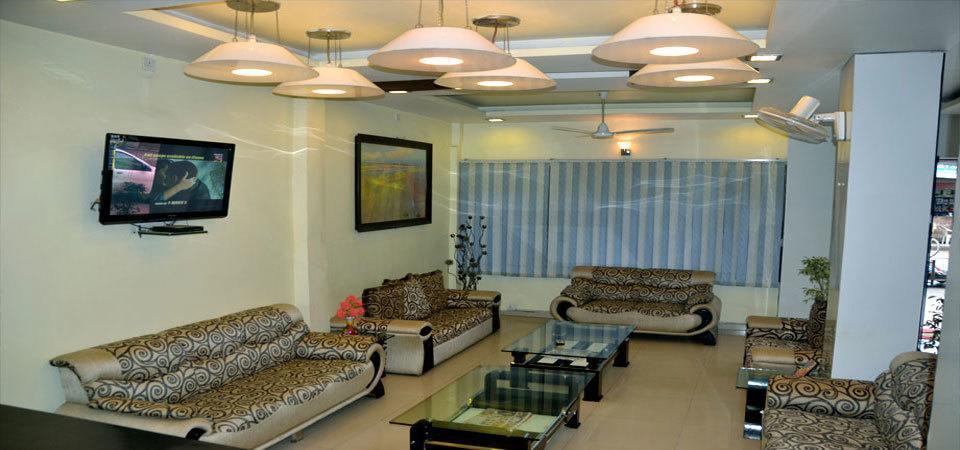 Hotel Muskan Palace Ujjain Bagian luar foto