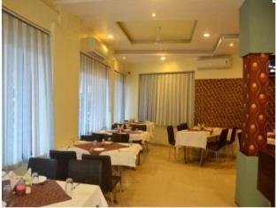 Hotel Muskan Palace Ujjain Bagian luar foto